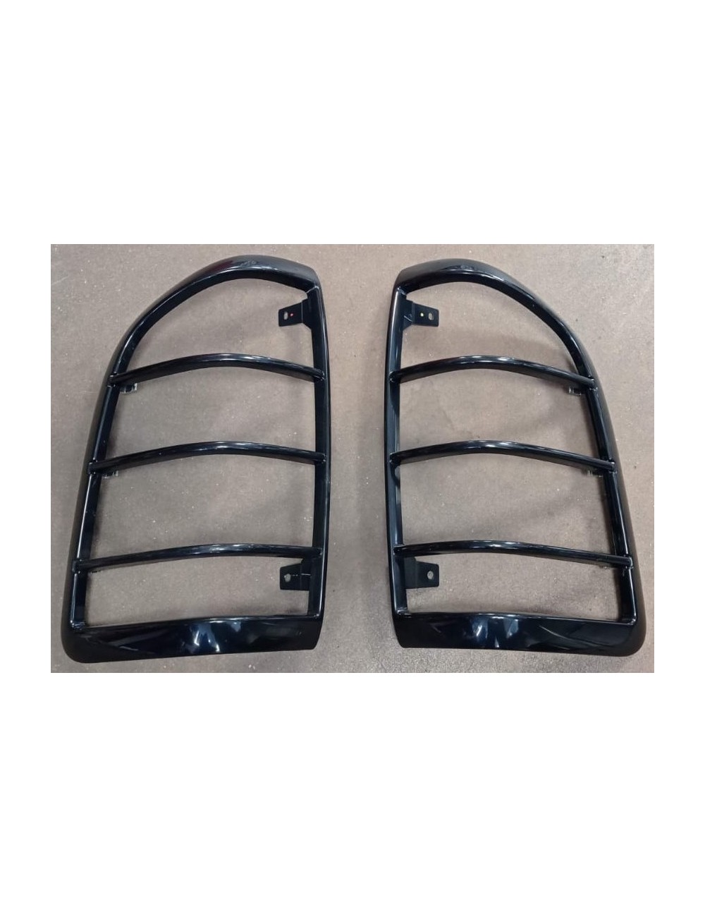 Paire de grilles de protections de feux arrière Ford Ranger (neuf)