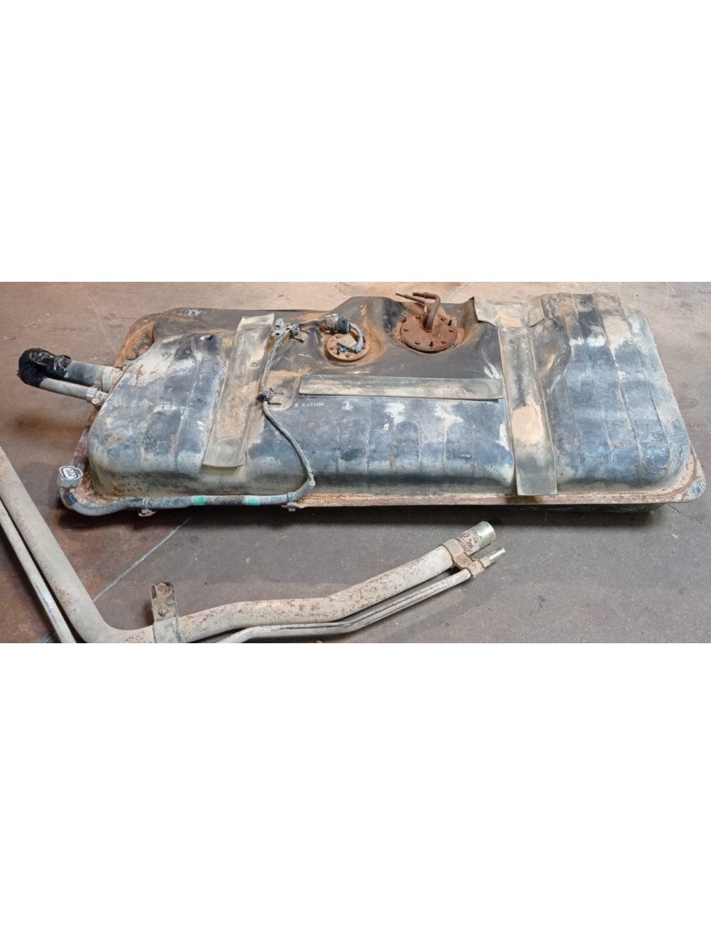 Réservoir additionnel de gasoil type Afrique pour Toyota Land Cruiser HDJ80 (occasion) Réservoir additionnel de gasoil type Afrique pour Toyota Land Cruiser HDJ80 (occasion)
