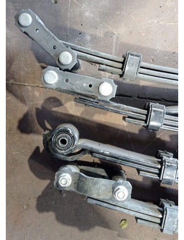 Lames de suspensions arrière Toyota Hilux Revo (occasion)